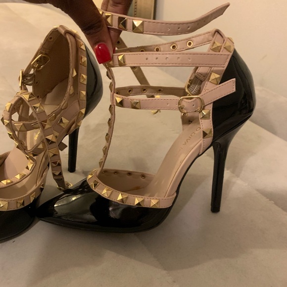 Heels - Picture 2 of 2
